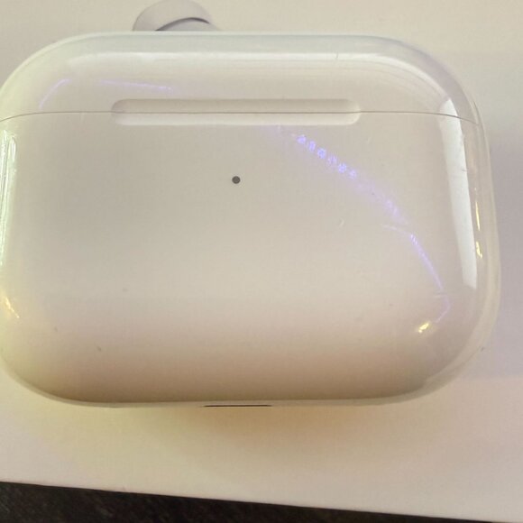 Apple AirPods Pro 2nd Gen (Lightning) | White | Used | With Box & Extra Tips De - Picture 2 of 8